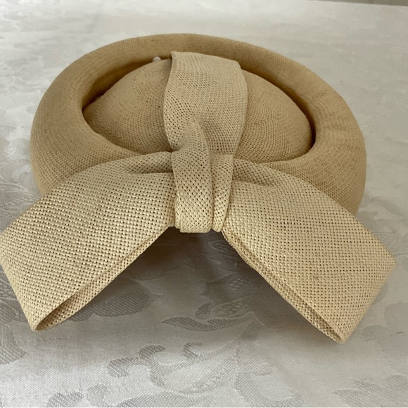 Vintage Mr Charles Women’s Hat Mid Century Modern Cream Pill Box - Picture 4 of 9